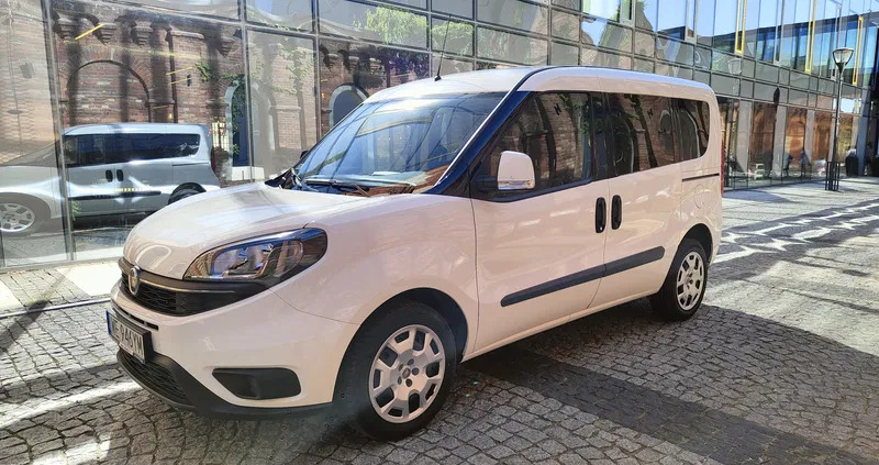 samochody osobowe Fiat Doblo cena 58500 przebieg: 63000, rok produkcji 2020 z Pabianice